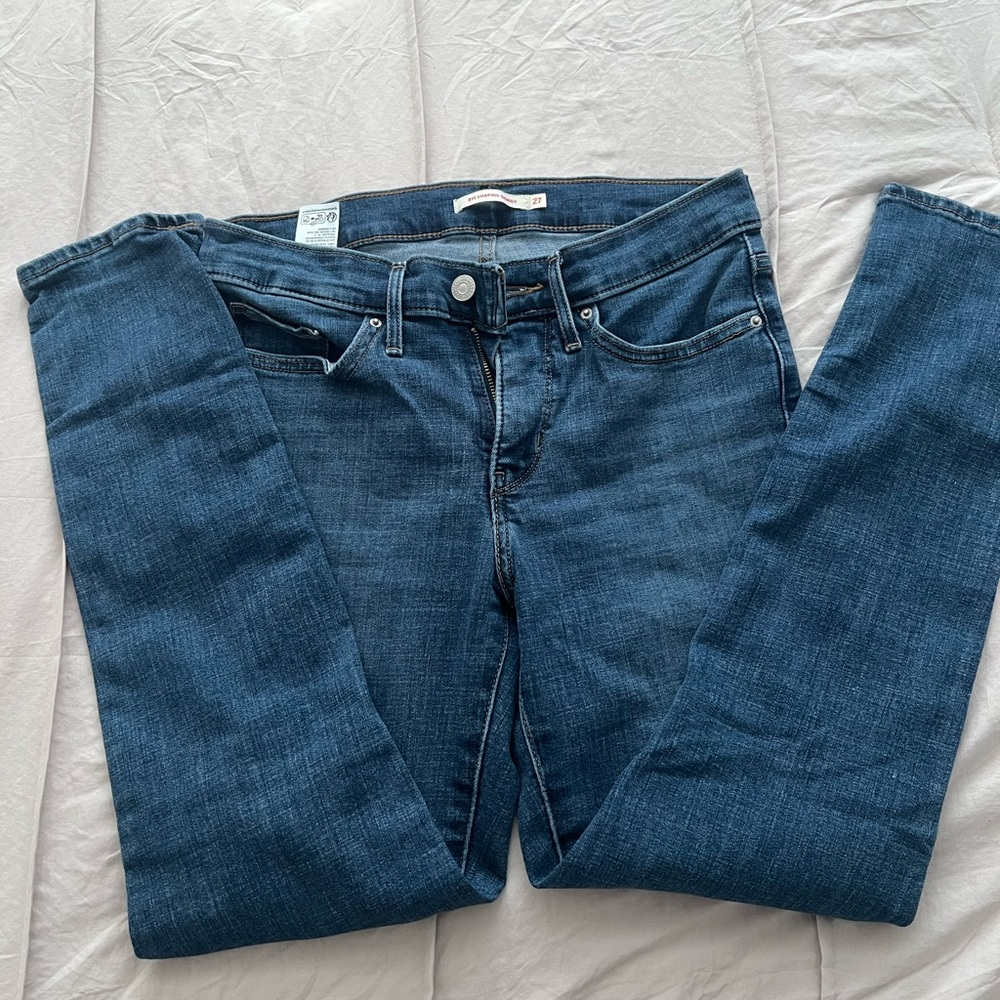 Levi’s - Picture 3 of 5